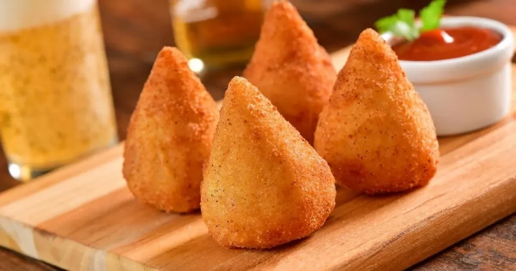 coxinha de carne moída com taioba