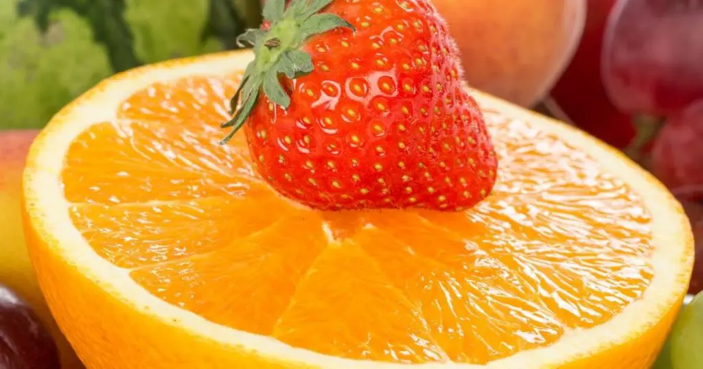 Suco de Laranja com Morango em 2 camadas