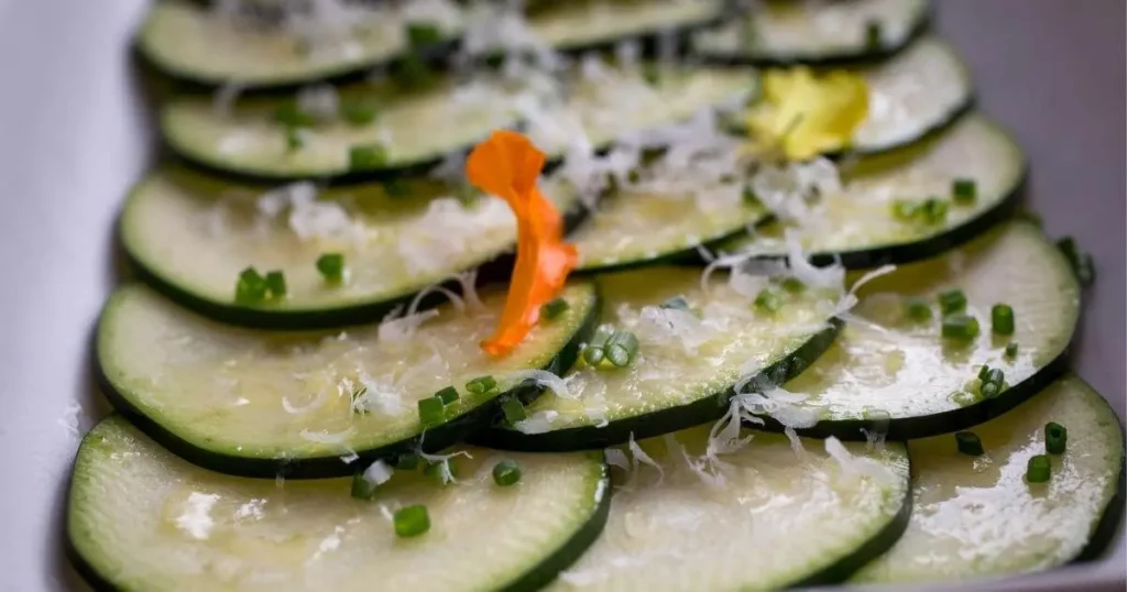 Carpaccio de Abobrinha com Molho Shoyu