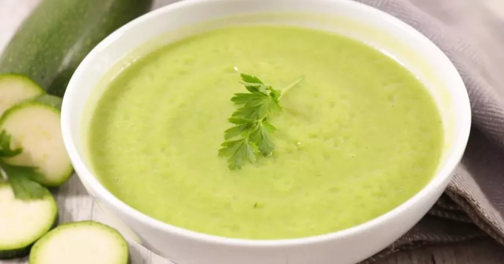 Sopa de Abobrinha Cremosa