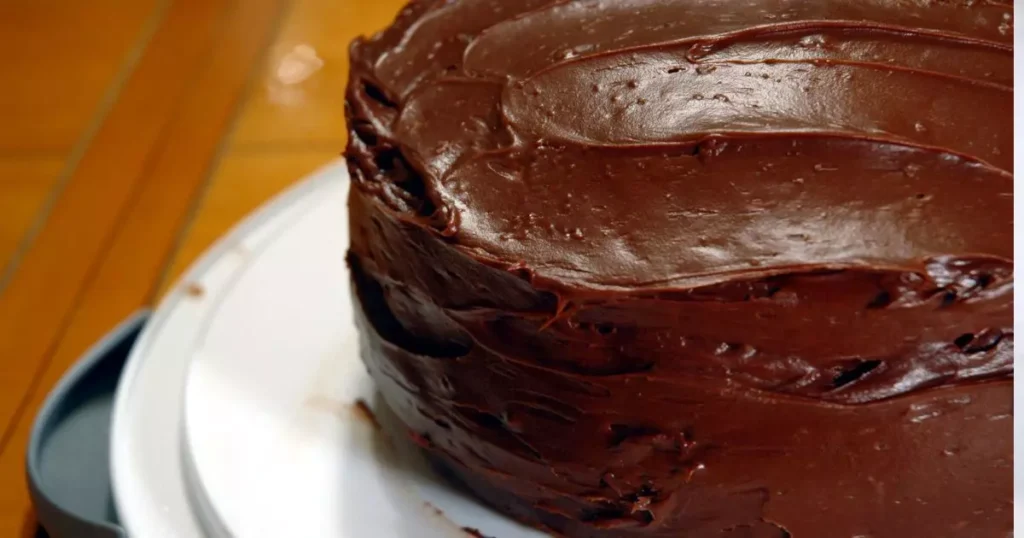 Bolo de Cenoura com Cobertura de Chocolate