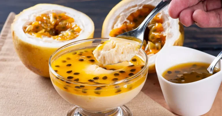 tigela de mousse de maracujá