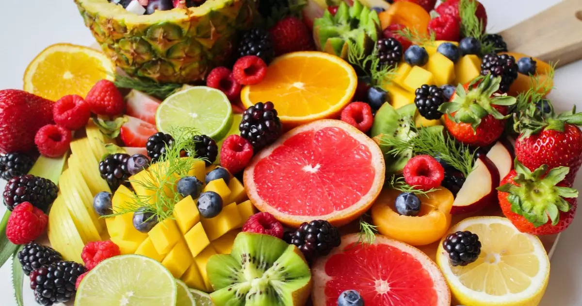 Top 10: As Melhores Frutas Cargueiras de Vitaminas para sua Dieta, descubra