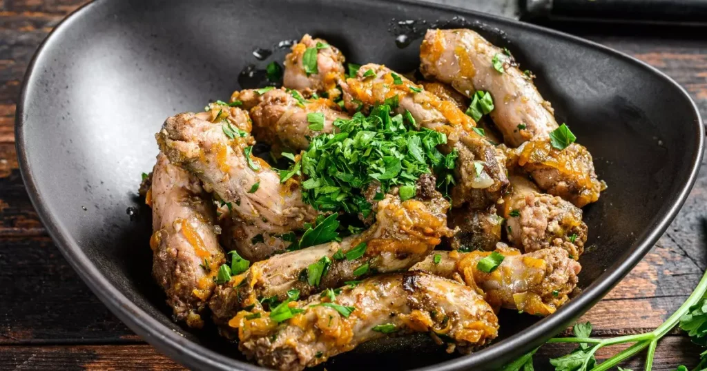 Quem deixa de comer o pescoço de frango, está perdendo vários benefícios