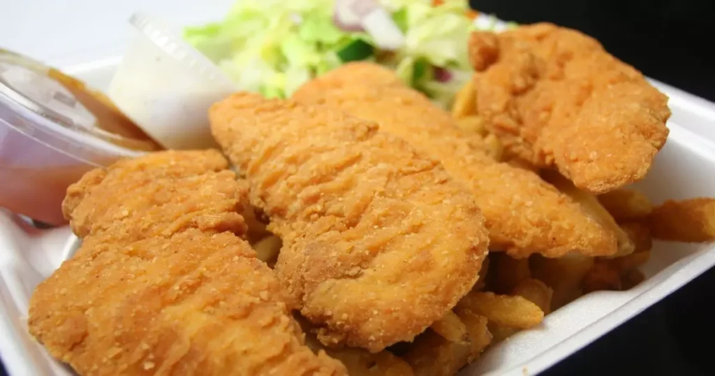 Prepara a Fome: Frango Empanado que Vai te Deixar Babando!