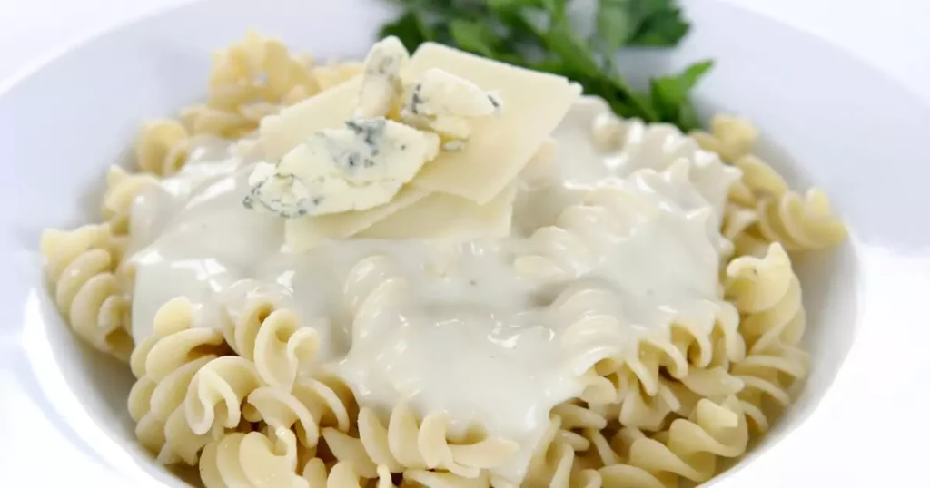 Molho de Queijo: 3 Receitas Incríveis para Transformar seus Pratos