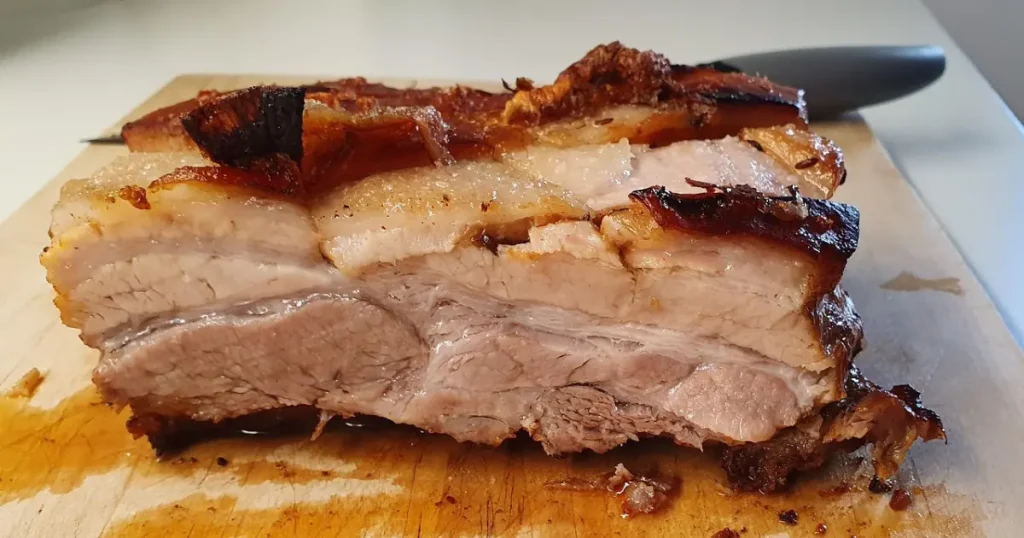 Carne de porco assada com crosta