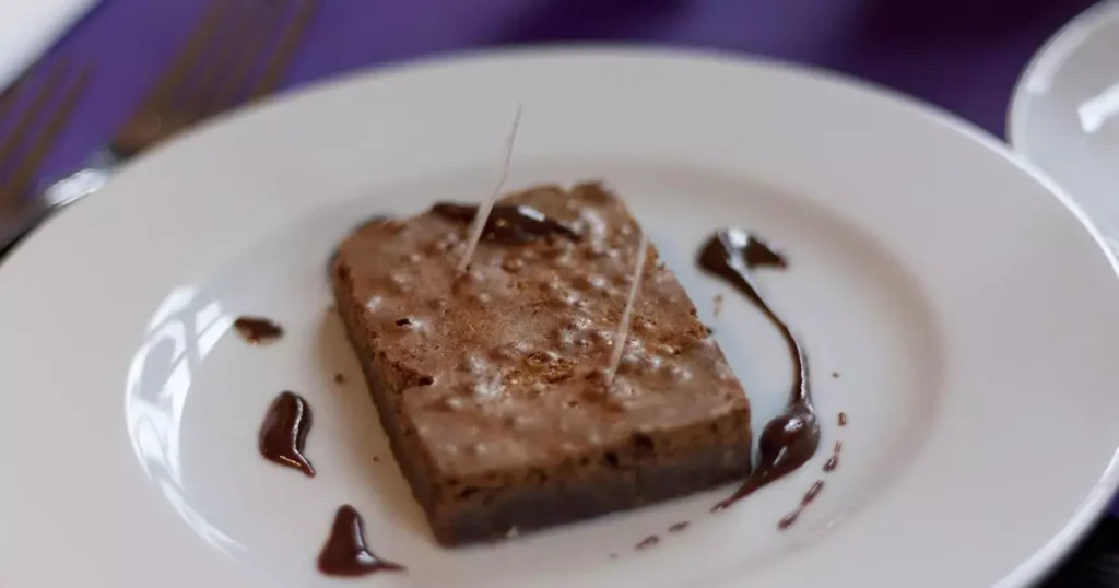 A casquinha crocante desse Brownie faz o dia das Mães ser mais especial com essa receita