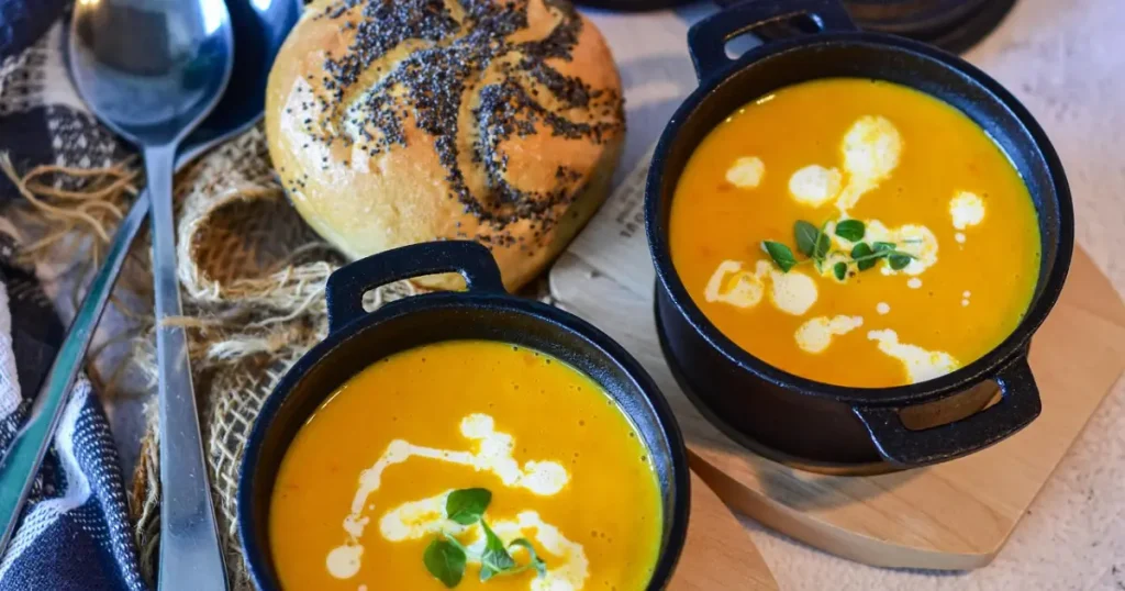 Caldo de abóbora com creme de leite: o segredo dos chefs para transformar 3 ingredientes em luxo
