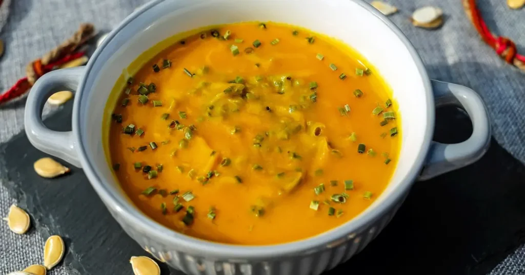 Caldo de abóbora com carne moída: por que essa combinação funciona quando feita na ordem certa