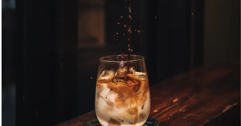 copo com café latte