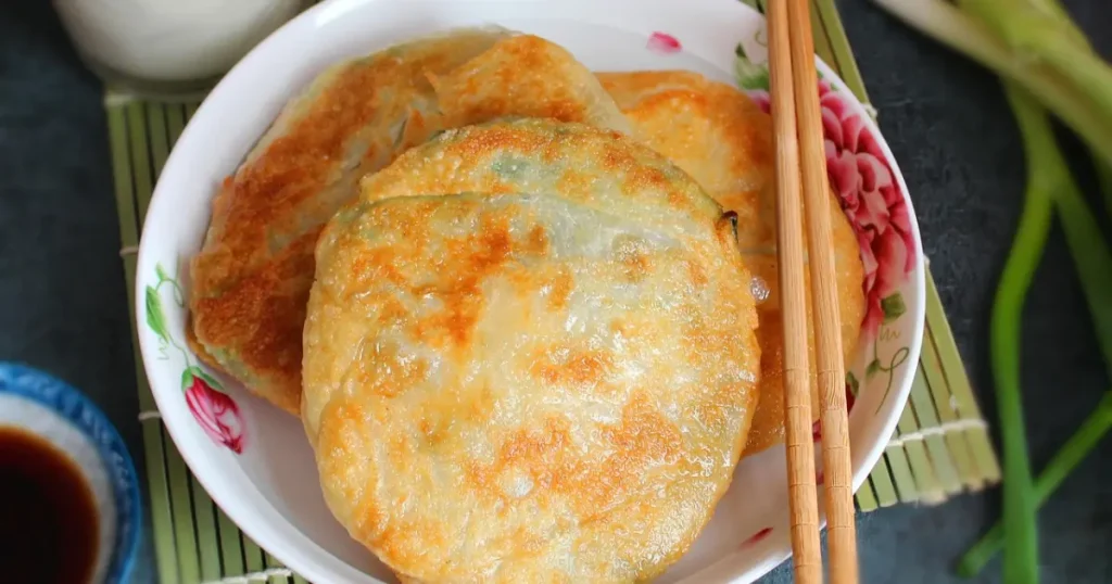 Fiz minha própria panqueca para o café da manhã de hoje: recheio de espinafre