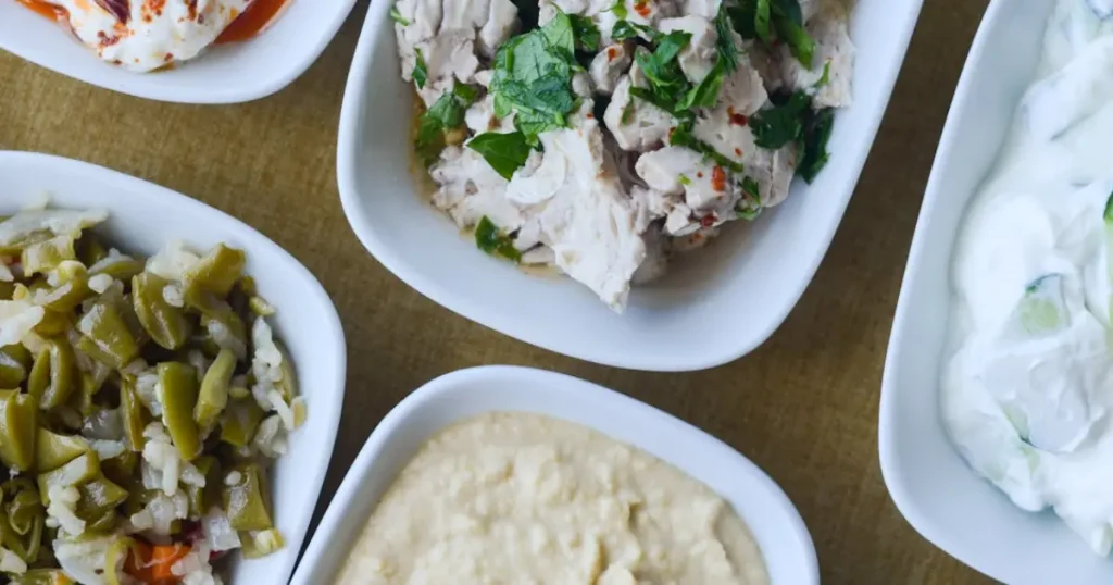 Peito de frango suculento é bom, mas, ao molho de mostarda, melhor ainda