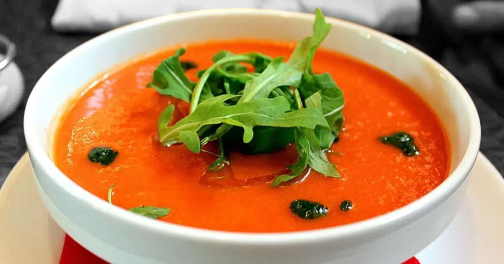 Sopa de Tomate Cremosa e Perfeita: O Truque dos Tomates Assados