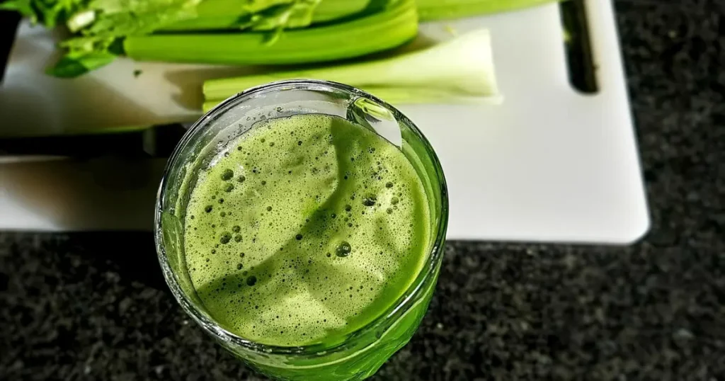 O Poder do Aipo: Suco que os Nutricionistas Tomam às 6h