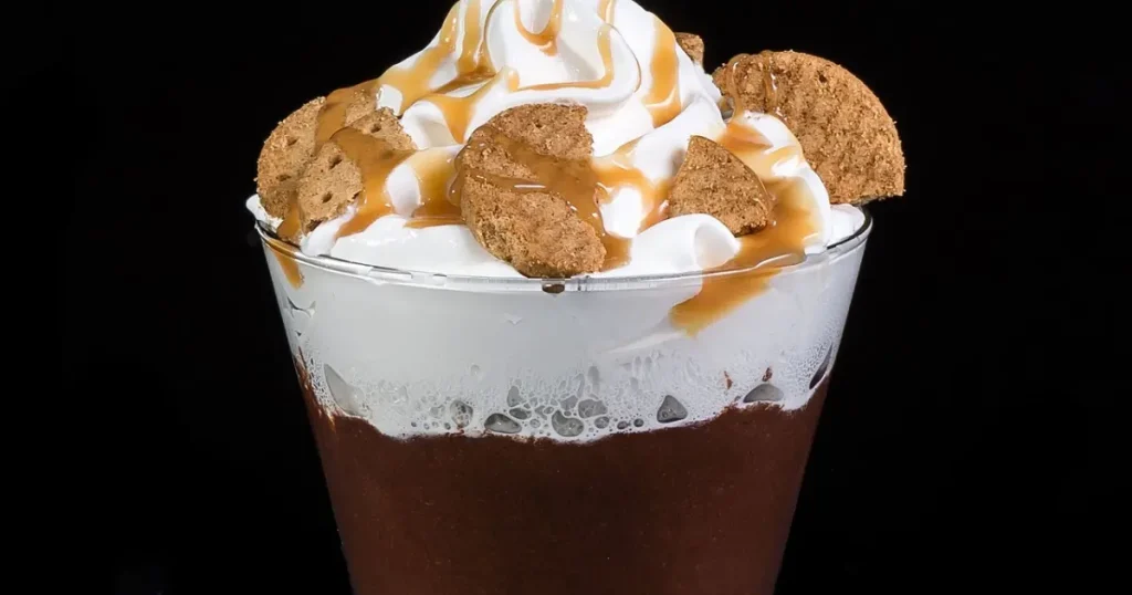 Chocolate Quente com Creme de Leite: Cremoso, sedoso e reconfortante