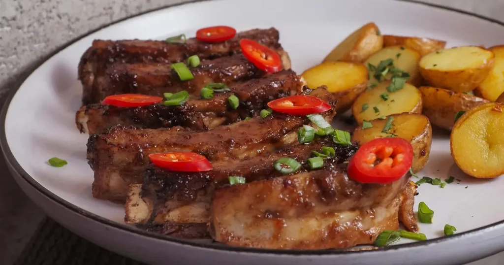 Receita de Costelinha de Porco Cozida que desmancha de tão macia