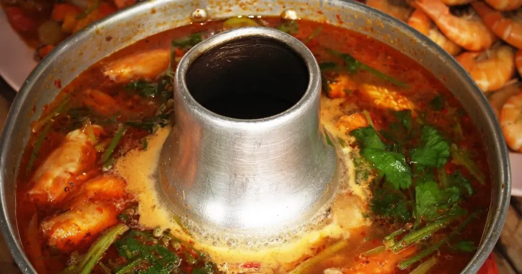sopa tailandesa de camarão