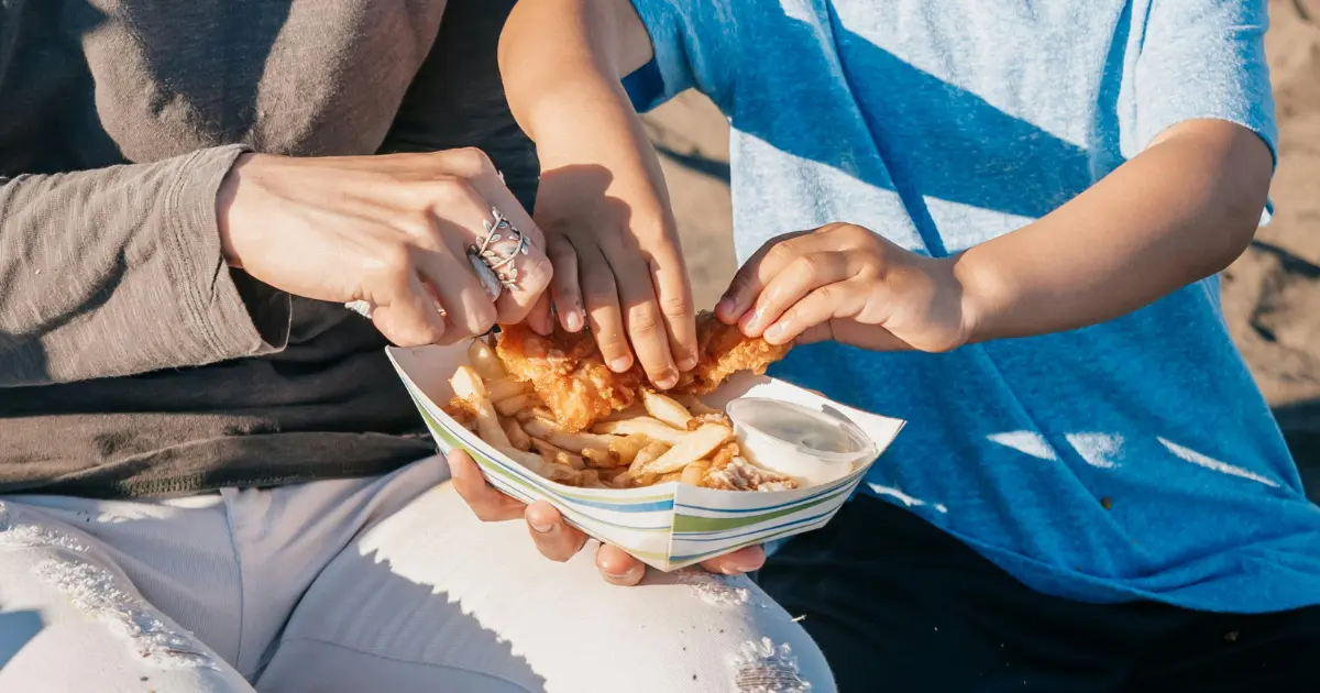 Receita de peixe frito na airfryer: sequinho, crocante