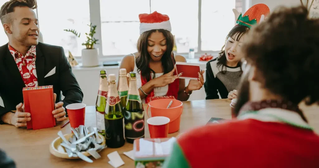 Quer uma ceia de Natal simples que impressione? Veja por que menos pratos ajudam a organizar melhor a mesa e deixam a noite mais leve 